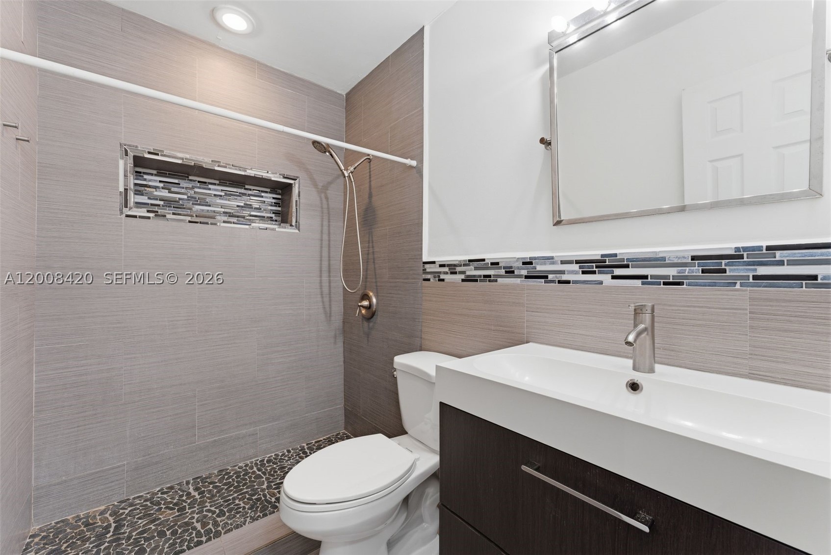 REJOSA HEIGHTS - Residential Income
