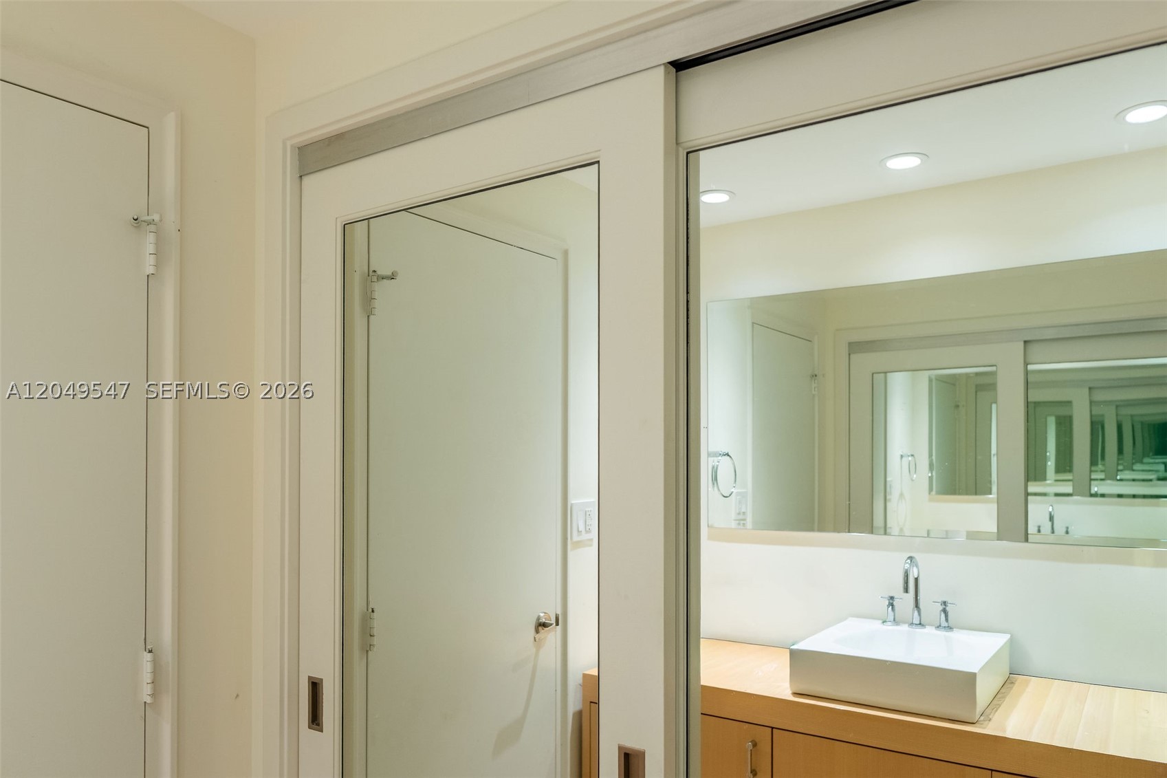 ISLAND HOUSE APT INC - CO - Residential