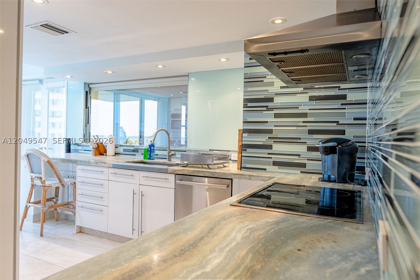 ISLAND HOUSE APT INC - CO - Residential