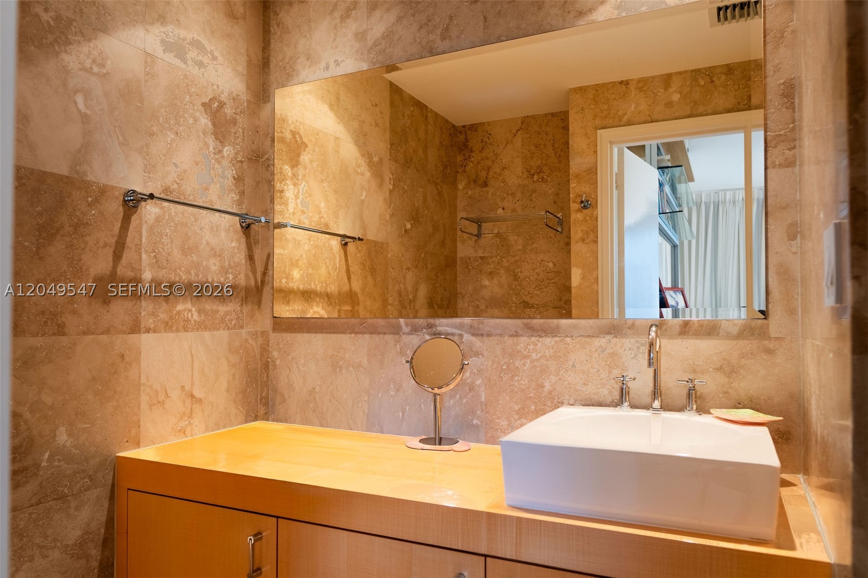 ISLAND HOUSE APT INC - CO - Residential