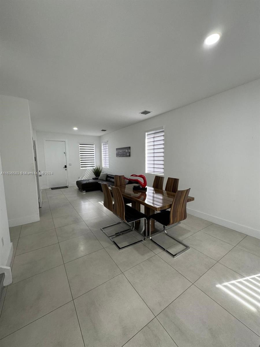 DORAL PALMS NORTH - Residential