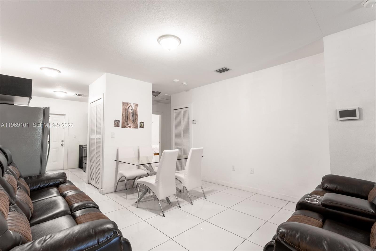 17 AVE MANOR - Residential