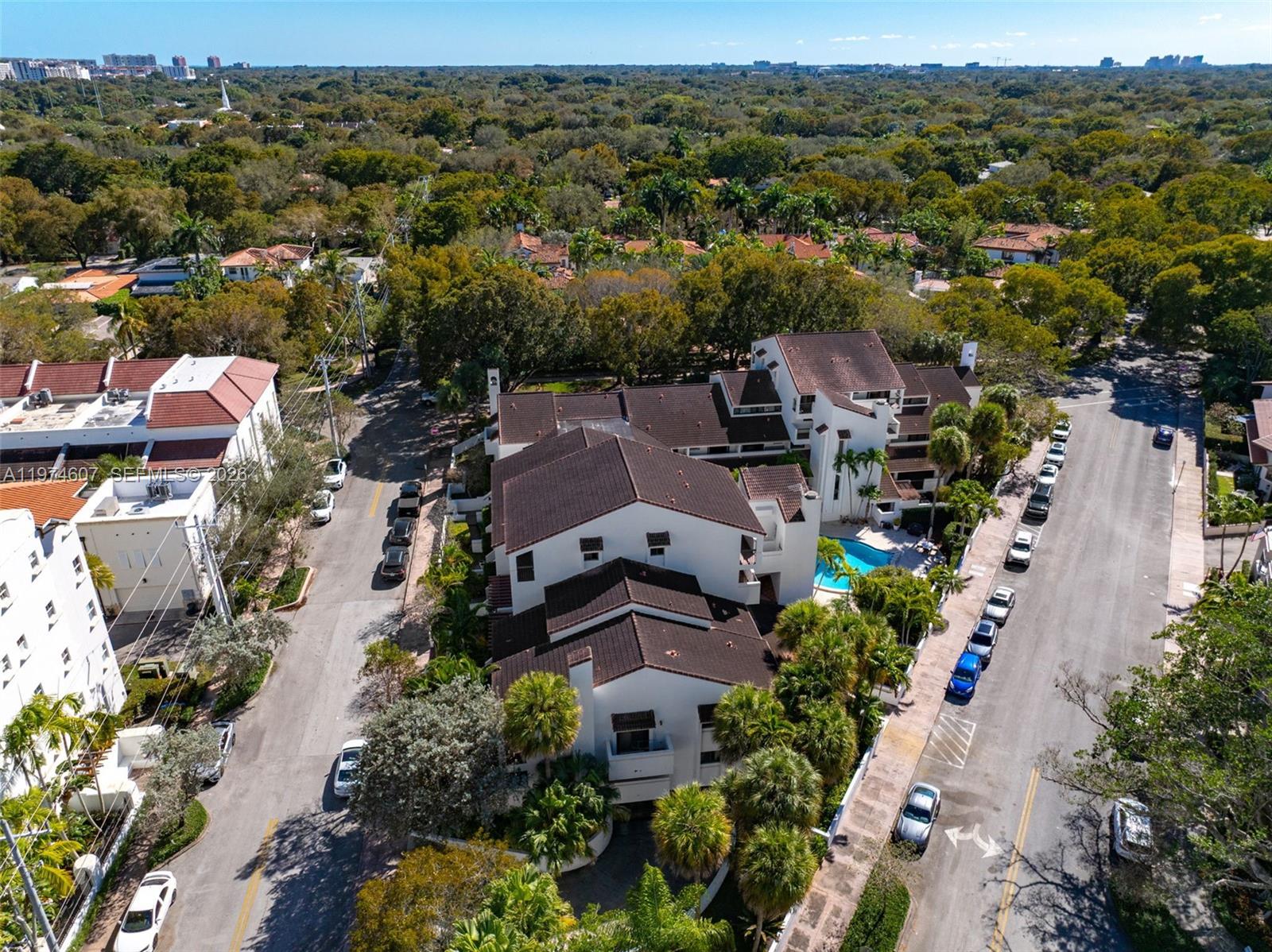 BILTMORE COURT VILLAS CON - Residential