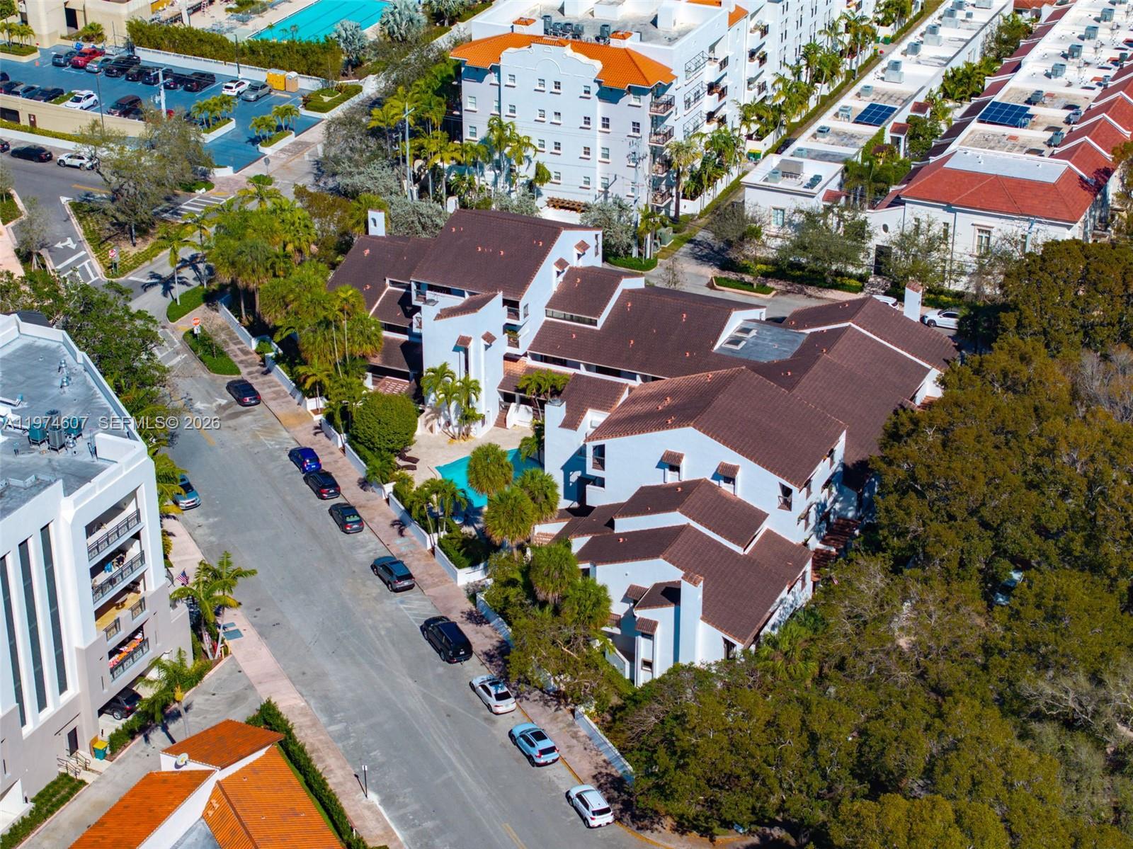 BILTMORE COURT VILLAS CON - Residential