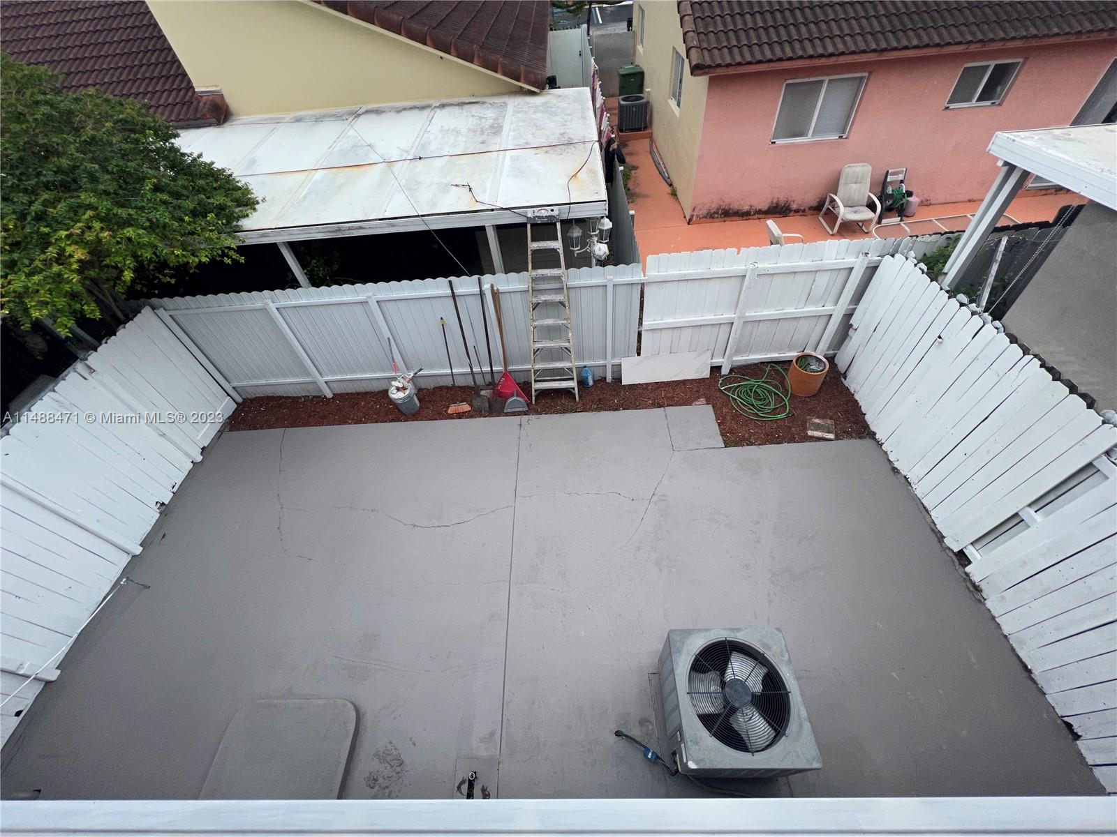 GALERIA III CONDO - Residential