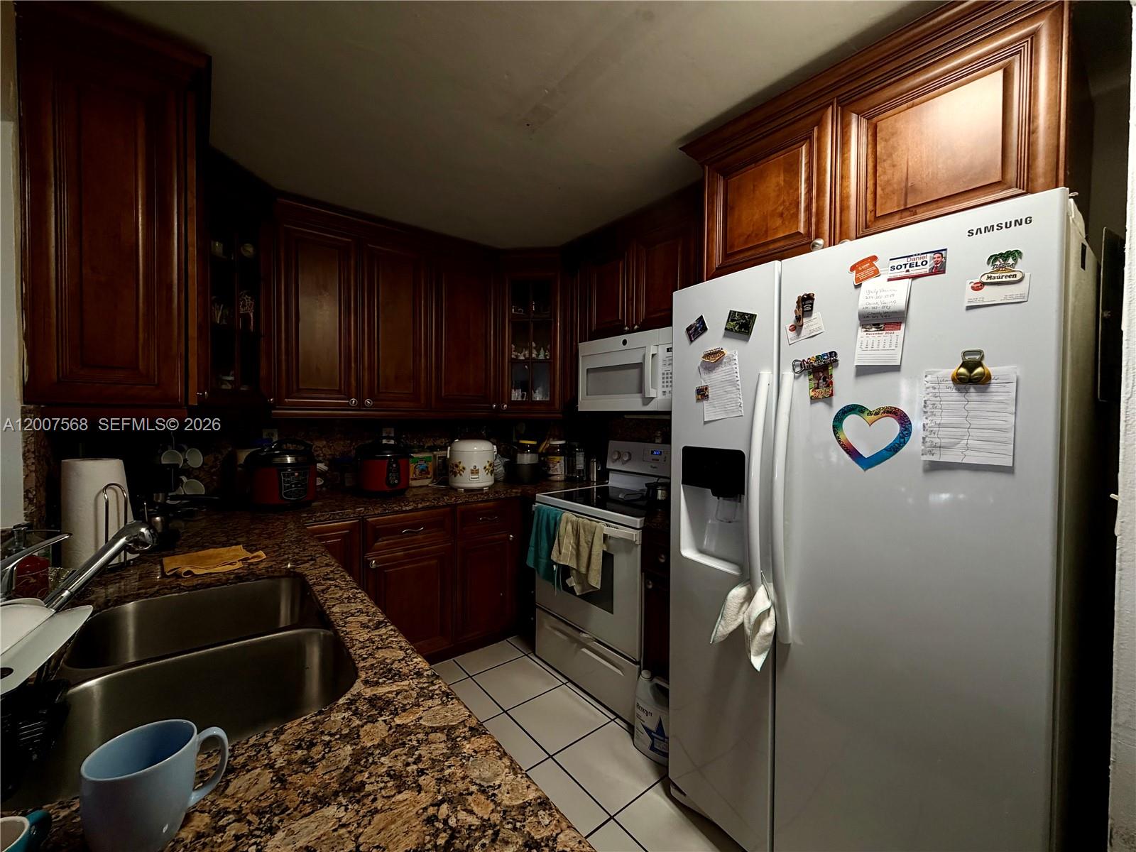EL CID CONDO - Residential
