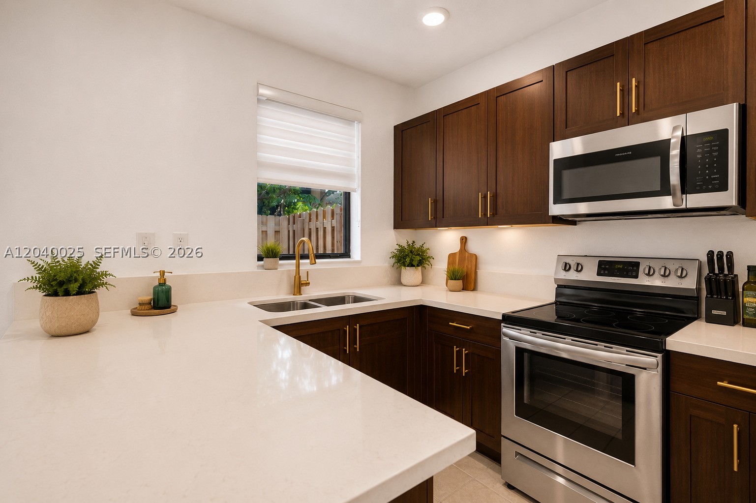 VIA VENTURA NEIGHBORHOOD - Residential