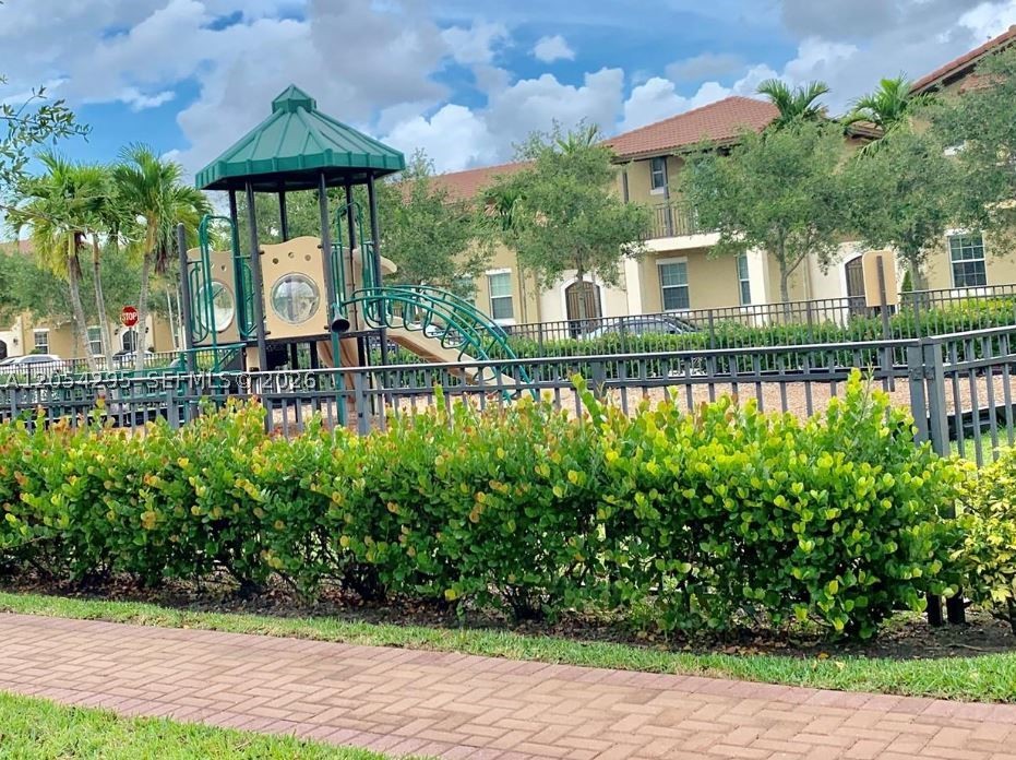 MEADOW PINES - Residential Lease