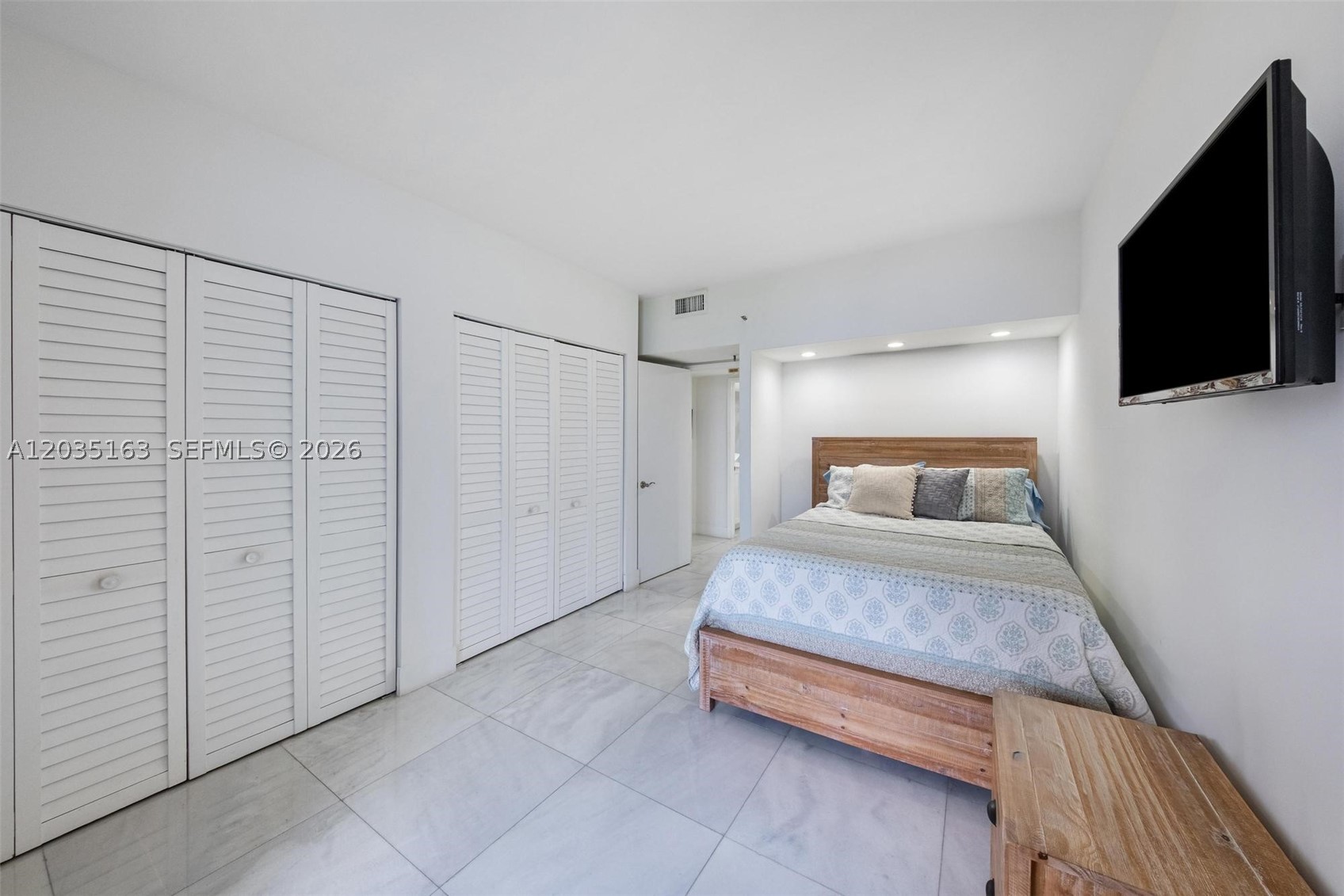 BRICKELL KEY ONE CONDO - Residential Lease