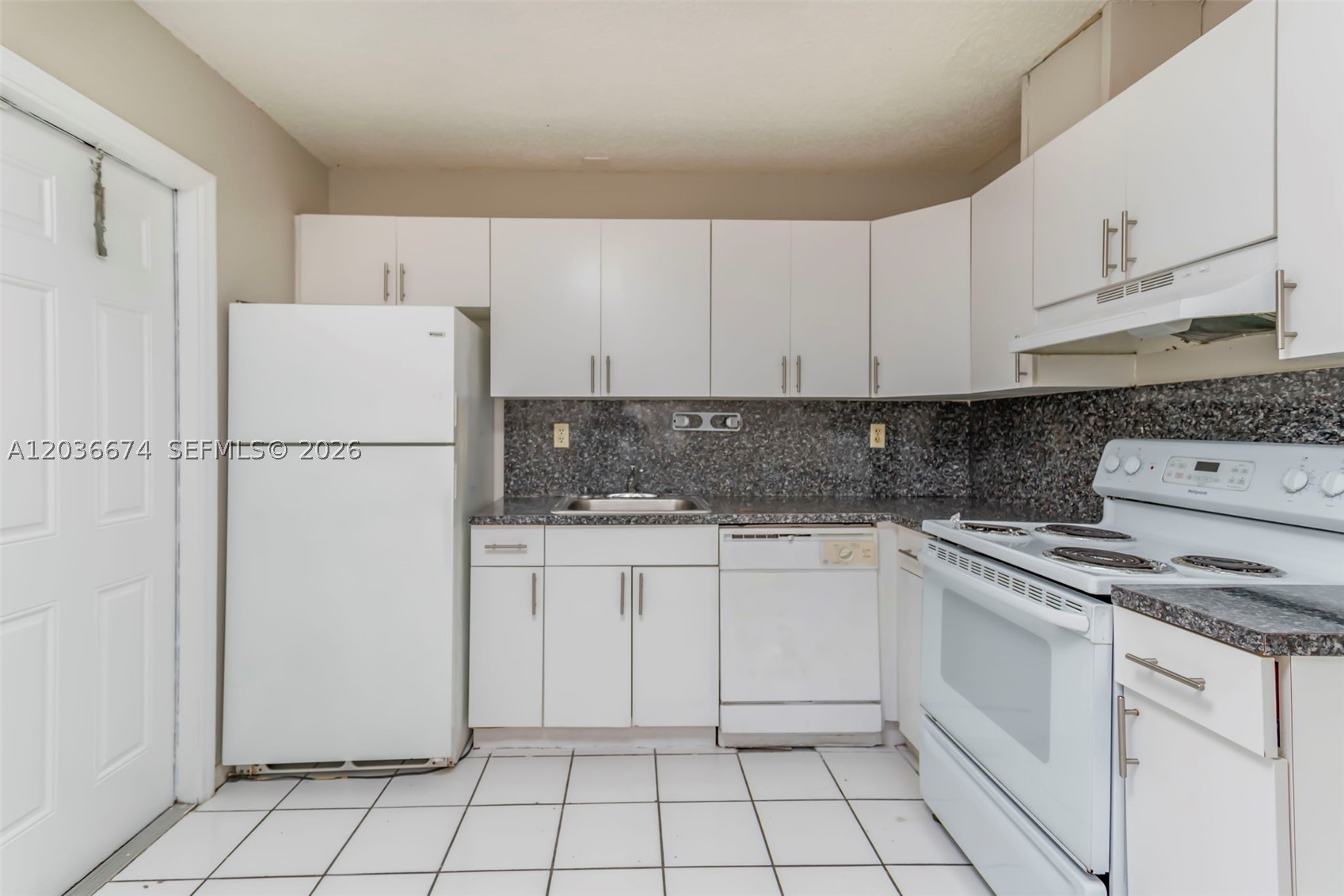 GRACEWOOD NO 5 - Residential Lease