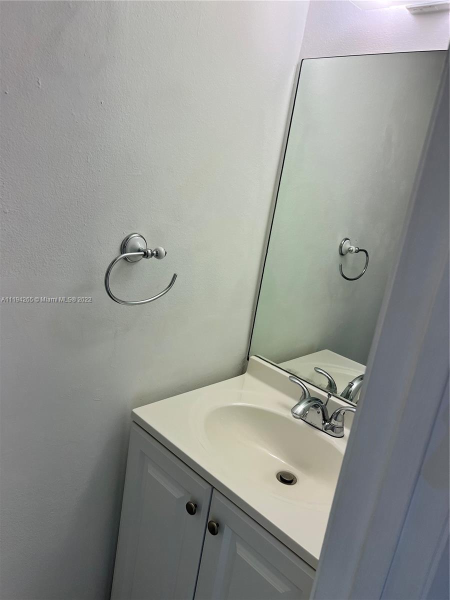 VISTA DEL LAGO CONDO VIII - Residential Lease