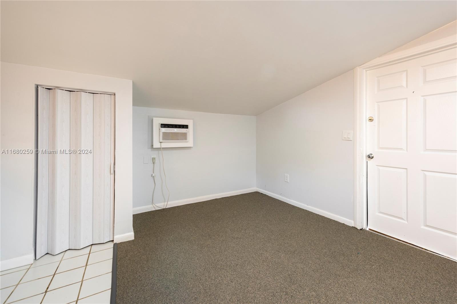 BROADVIEW COUNTRY CLUB ES - Residential Lease