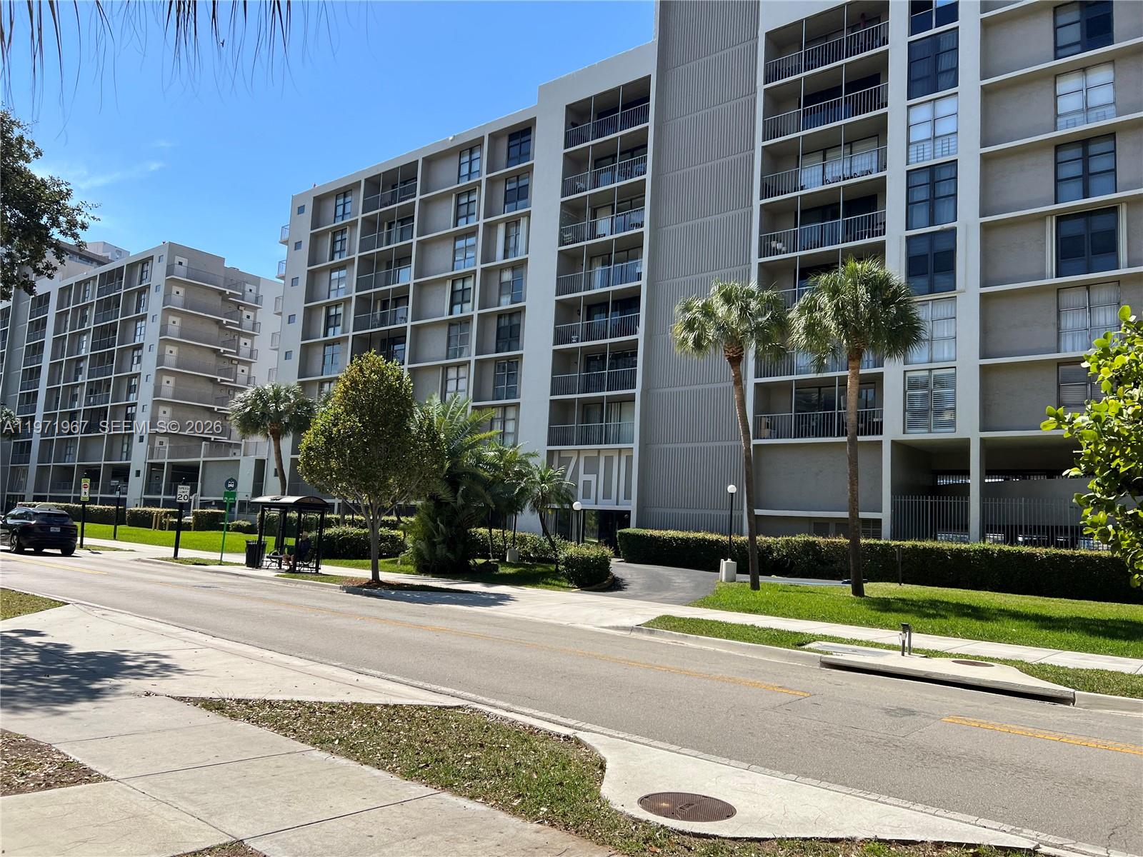 FAIRVIEW HOUSE CONDO - Residential