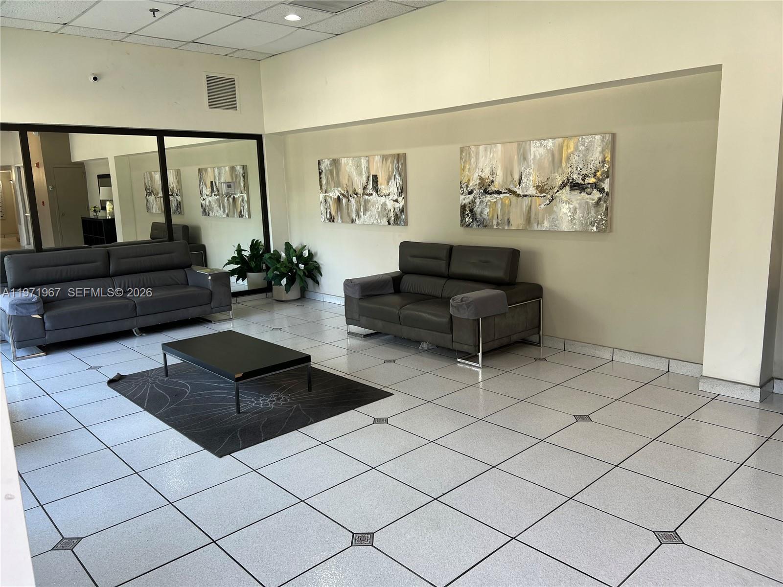 FAIRVIEW HOUSE CONDO - Residential