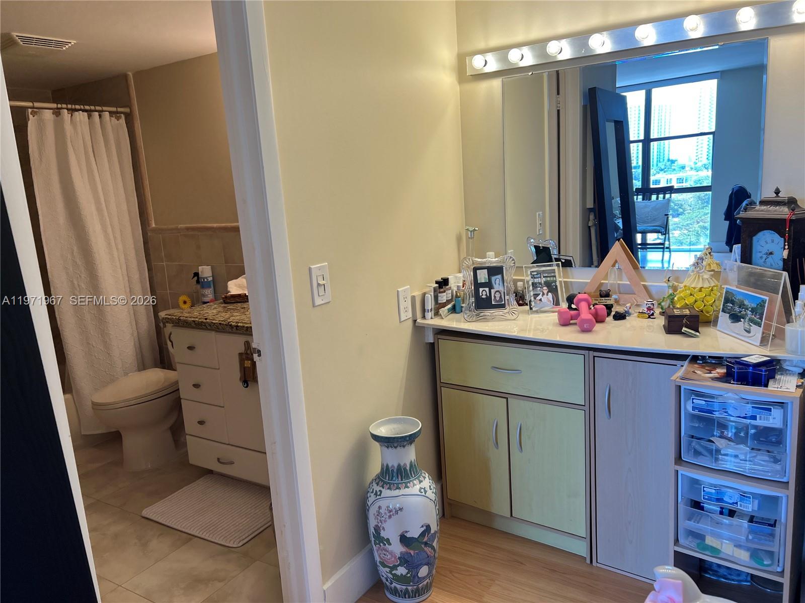 FAIRVIEW HOUSE CONDO - Residential