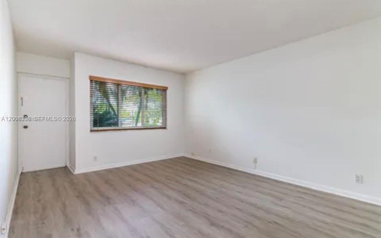 RACQUET CLUB APTS - Residential