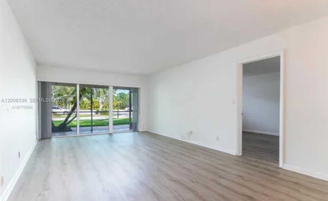 RACQUET CLUB APTS - Residential