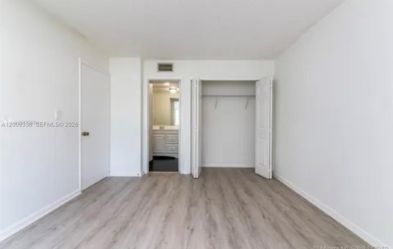 RACQUET CLUB APTS - Residential