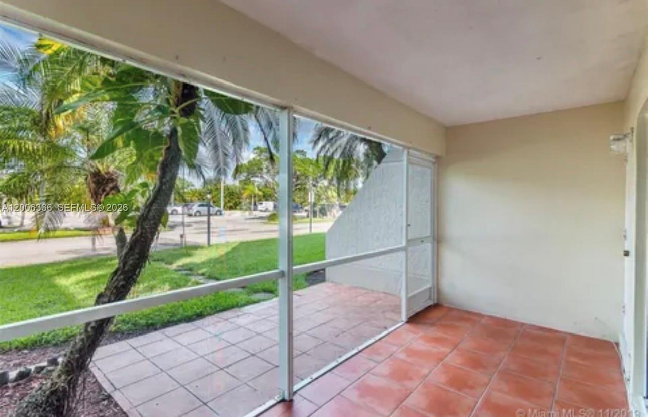 RACQUET CLUB APTS - Residential