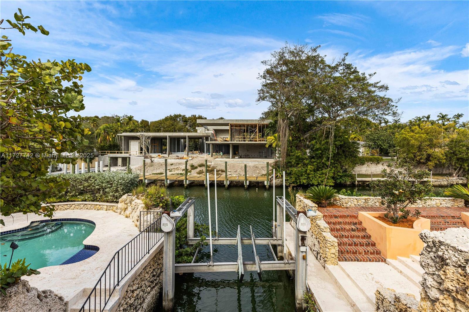 CORAL GABLES RIVIERA SEC - Residential