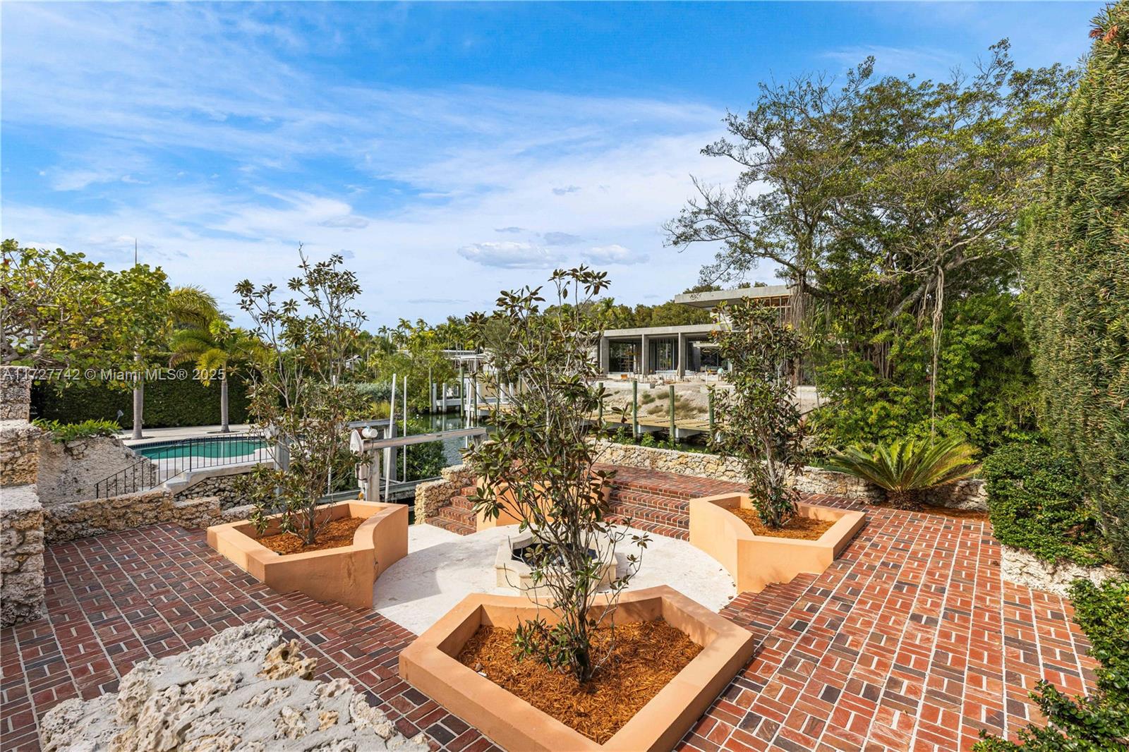CORAL GABLES RIVIERA SEC - Residential