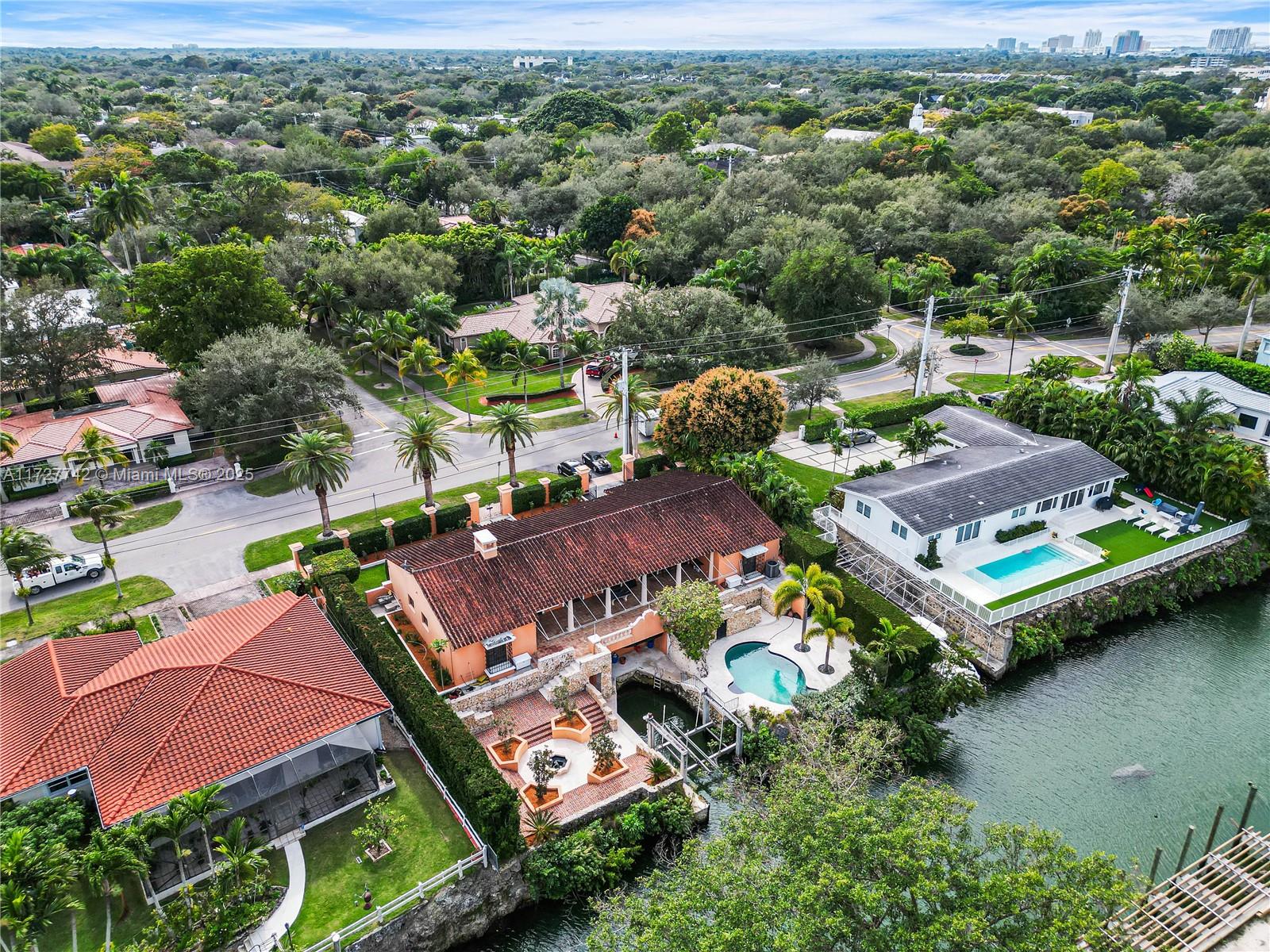 CORAL GABLES RIVIERA SEC - Residential