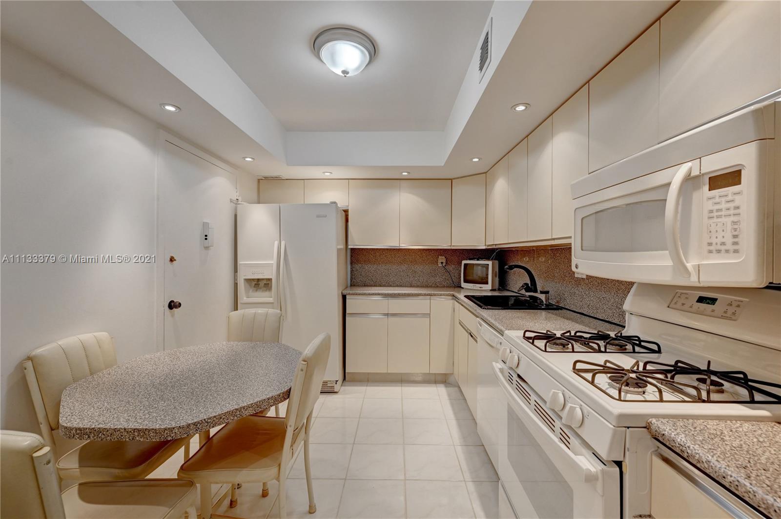 PARKER PLAZA ESTATES COND - Residential