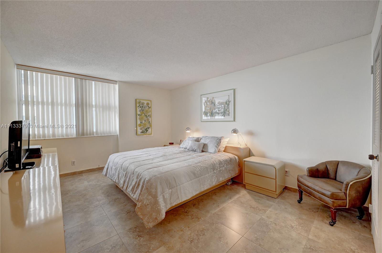 PARKER PLAZA ESTATES COND - Residential