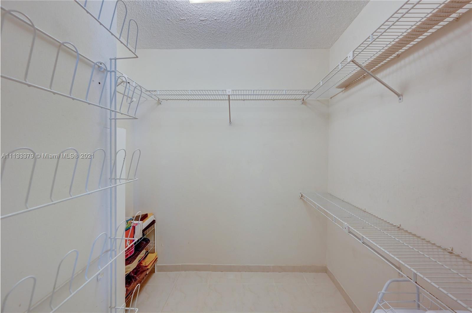 PARKER PLAZA ESTATES COND - Residential