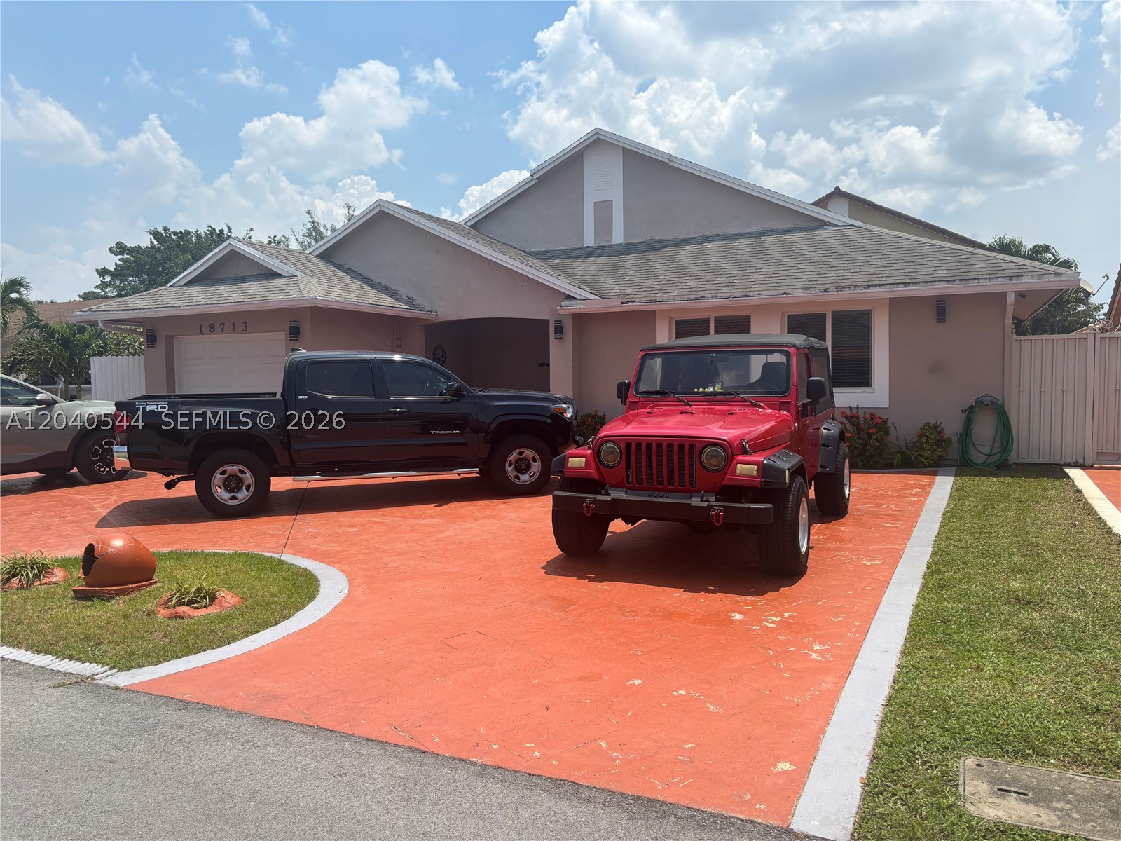 COUNTRY LAKE PARK - Residential