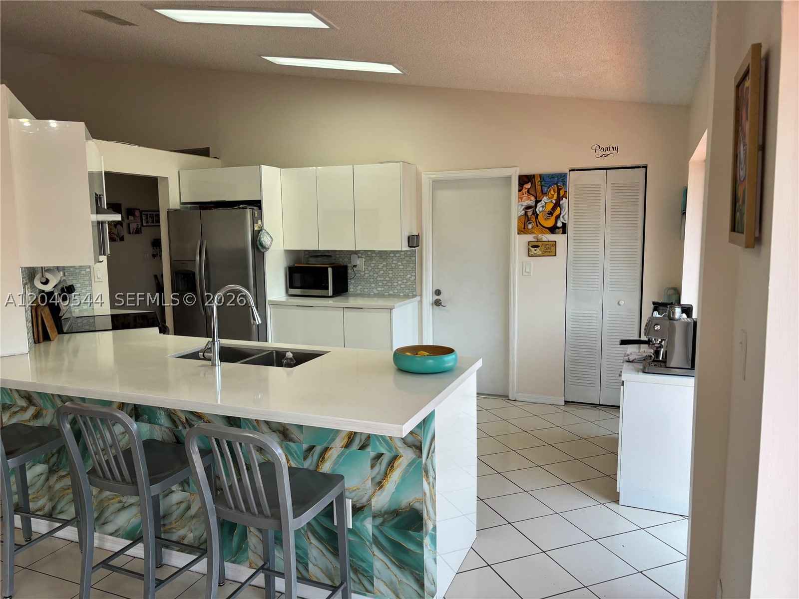 COUNTRY LAKE PARK - Residential