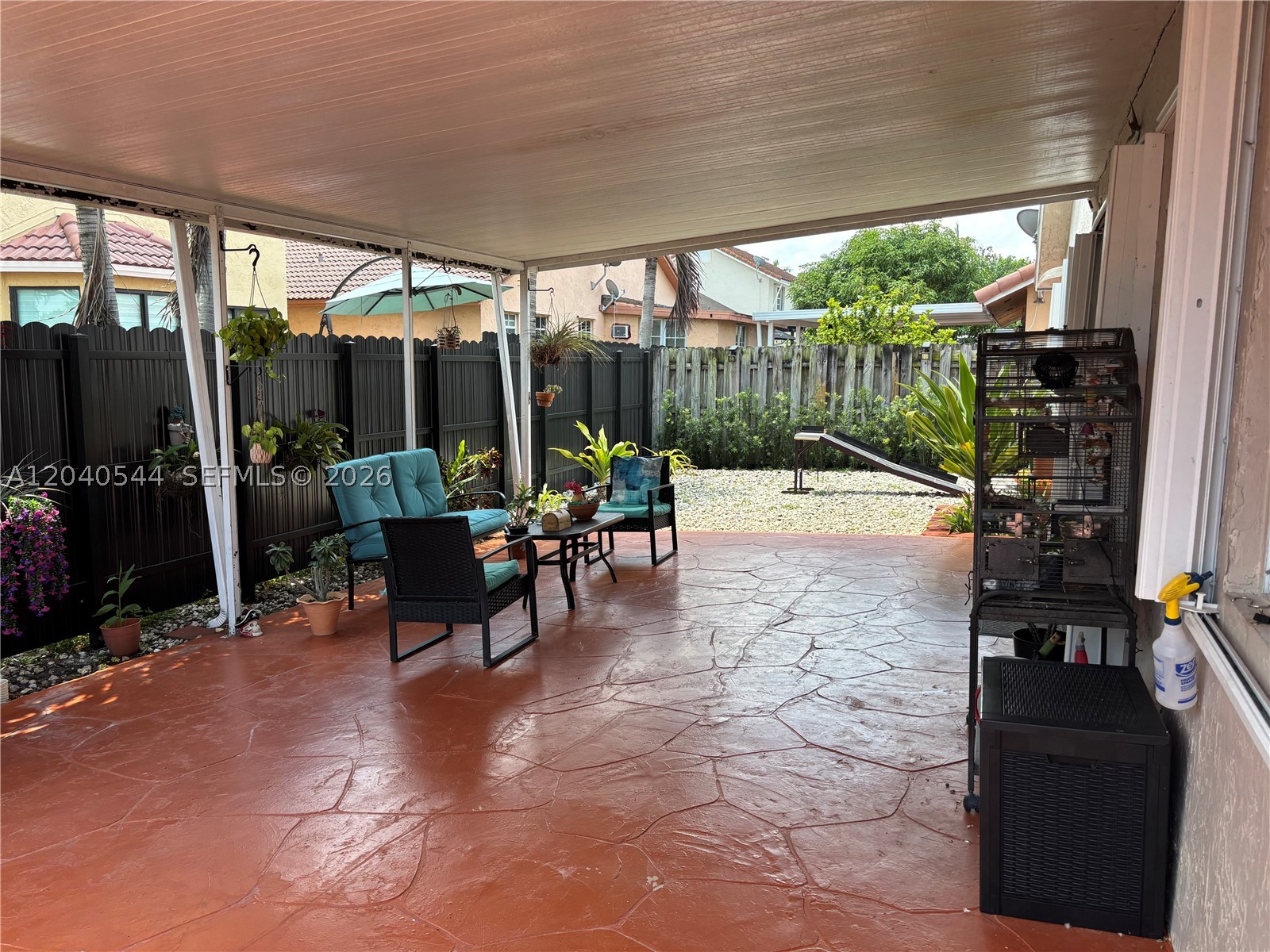 COUNTRY LAKE PARK - Residential