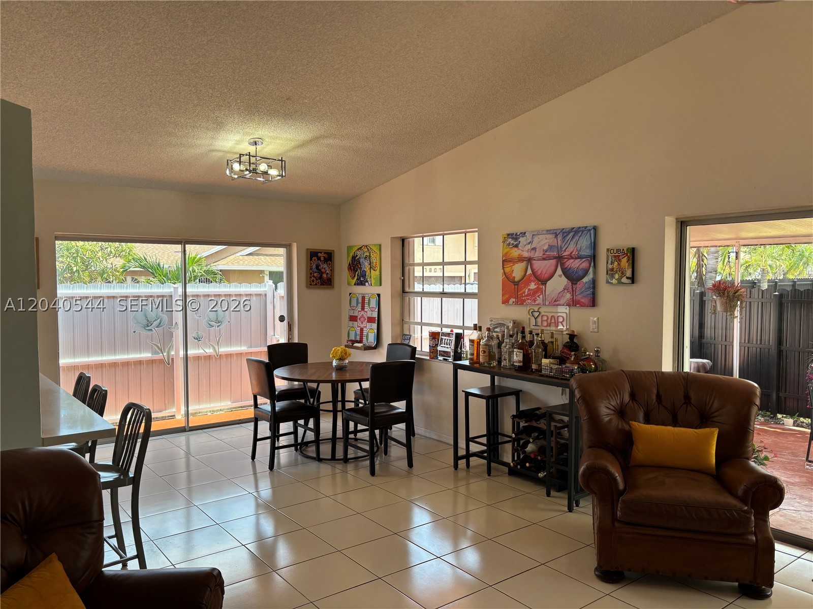 COUNTRY LAKE PARK - Residential