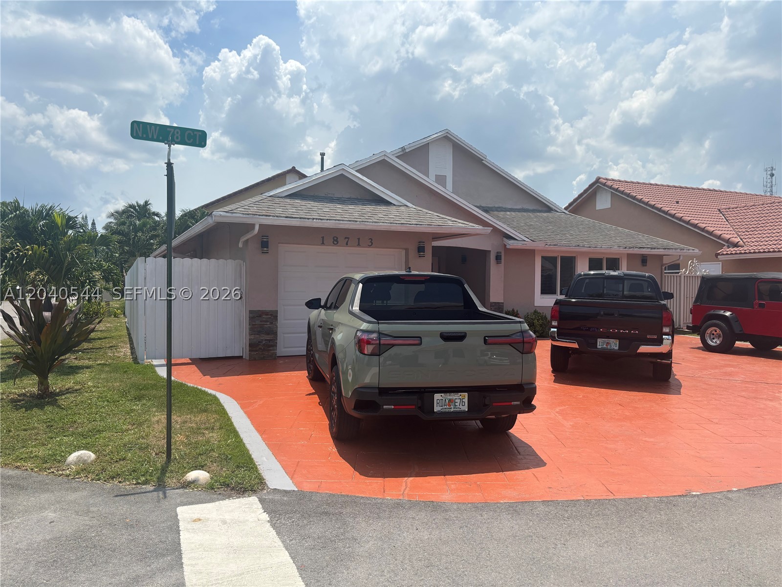 COUNTRY LAKE PARK - Residential