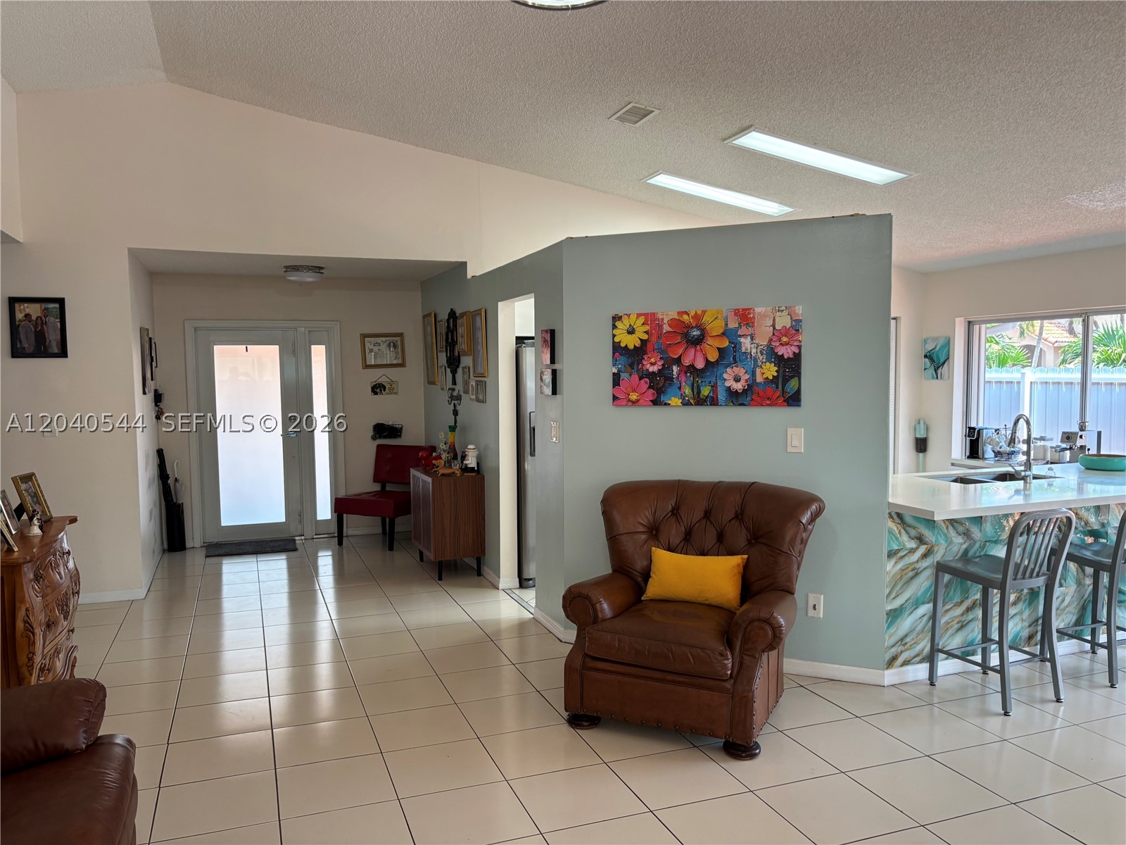 COUNTRY LAKE PARK - Residential