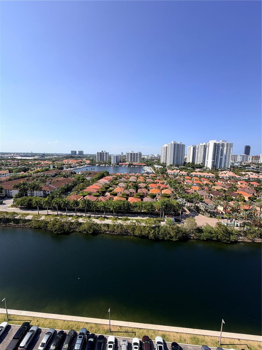 FLAMENCO CONDO TOWER I - Residential