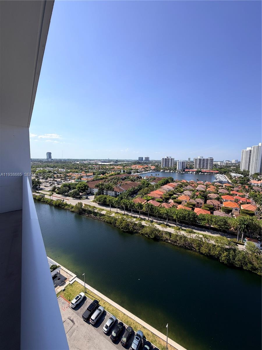 FLAMENCO CONDO TOWER I - Residential