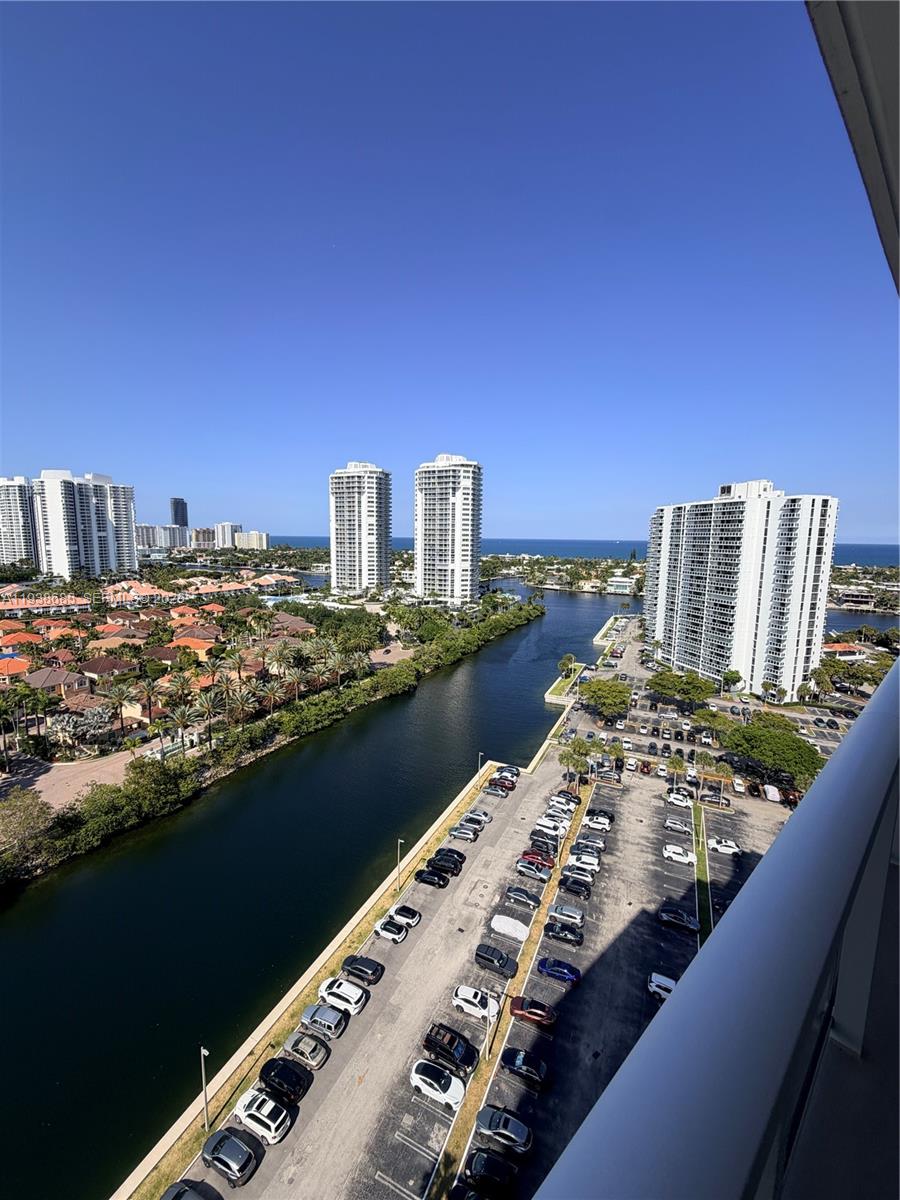 FLAMENCO CONDO TOWER I - Residential