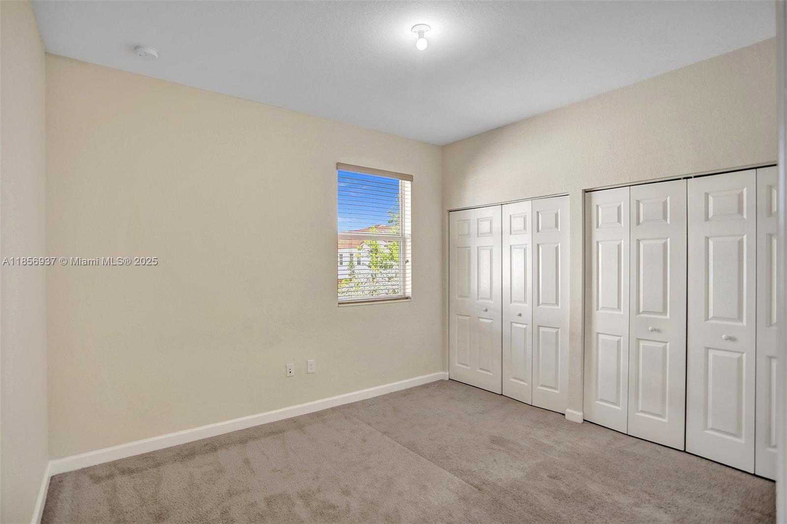 KENDALL COMMONS RESIDENTI - Residential Lease