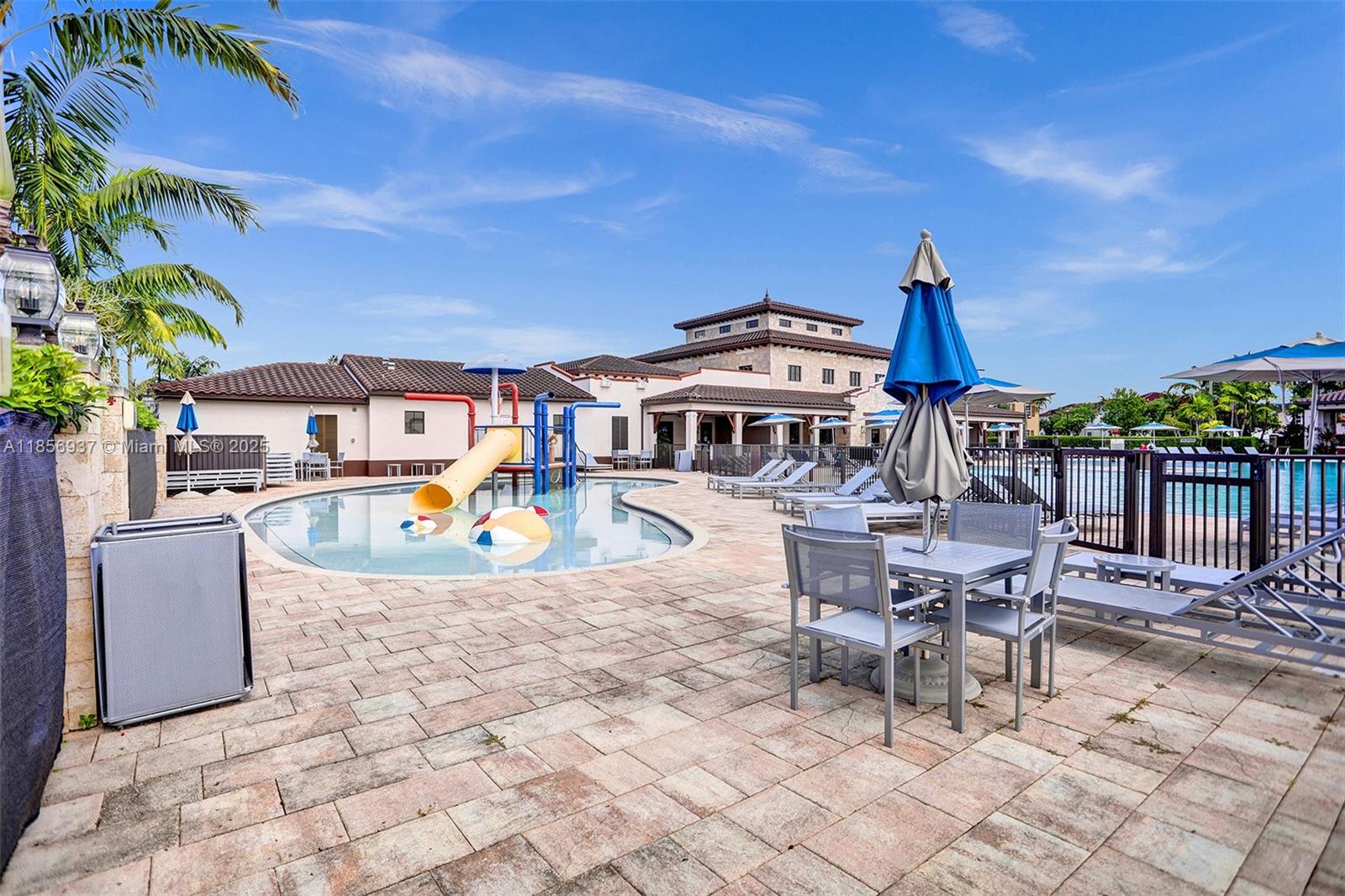 KENDALL COMMONS RESIDENTI - Residential Lease