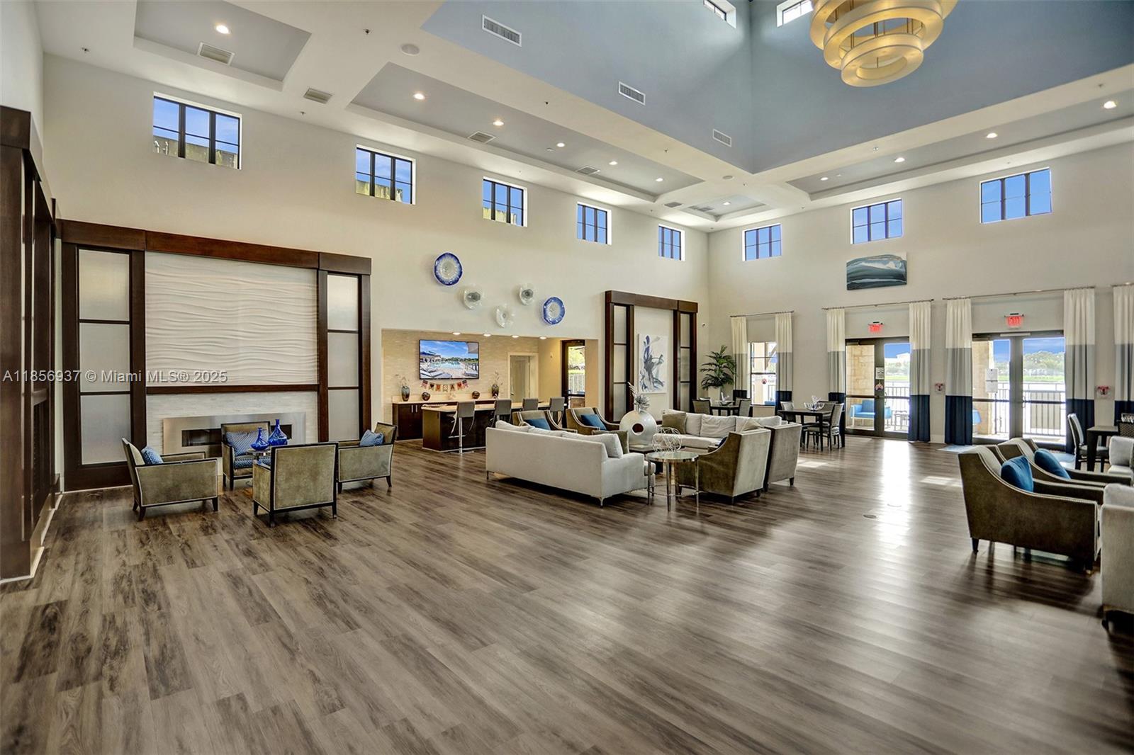 KENDALL COMMONS RESIDENTI - Residential Lease