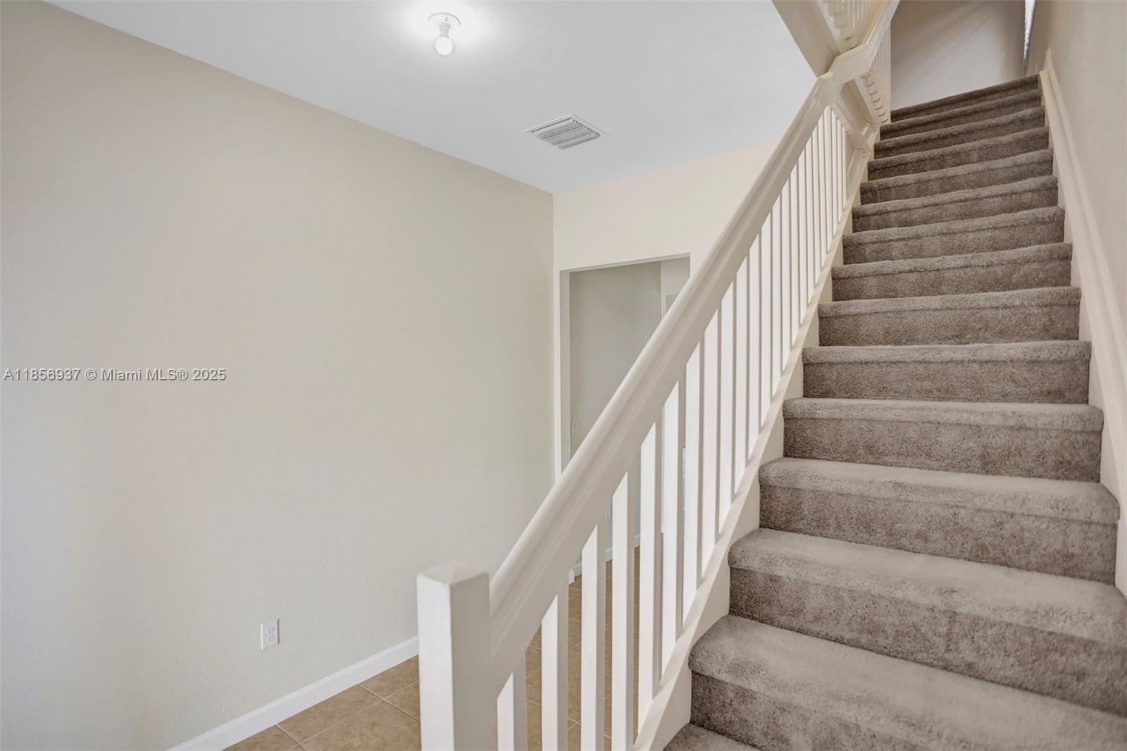 KENDALL COMMONS RESIDENTI - Residential Lease