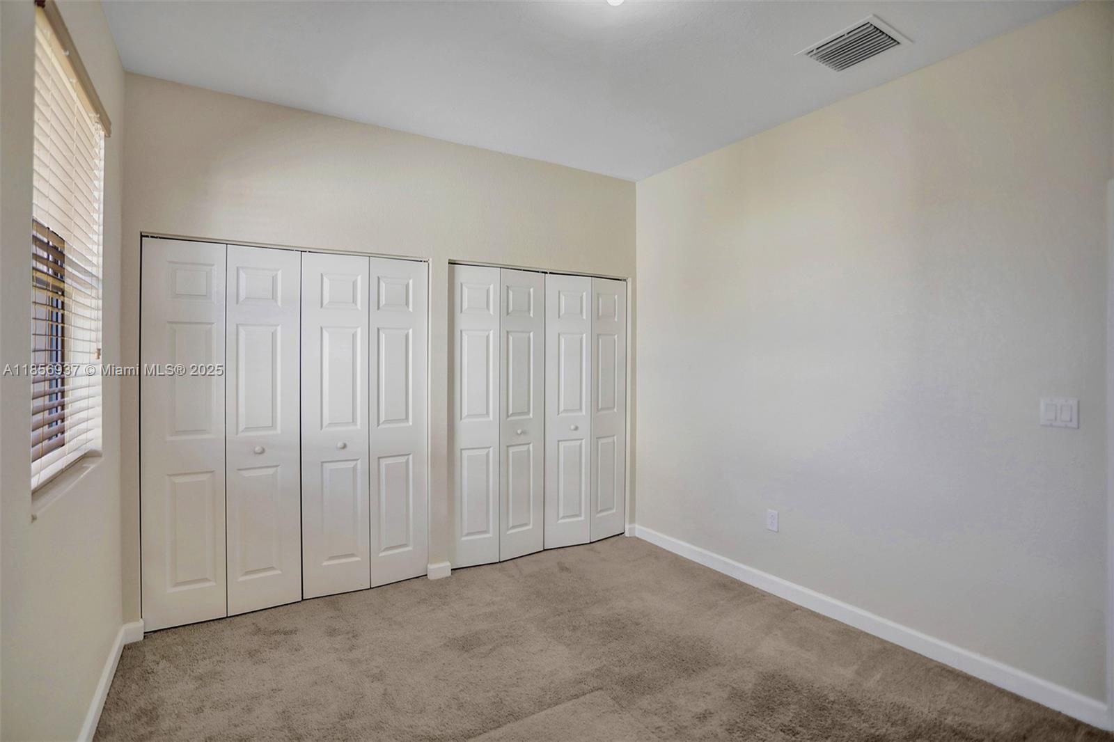 KENDALL COMMONS RESIDENTI - Residential Lease