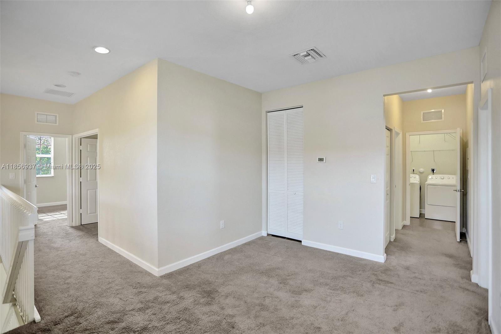 KENDALL COMMONS RESIDENTI - Residential Lease
