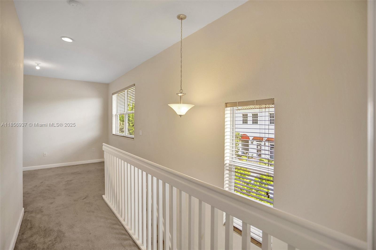 KENDALL COMMONS RESIDENTI - Residential Lease