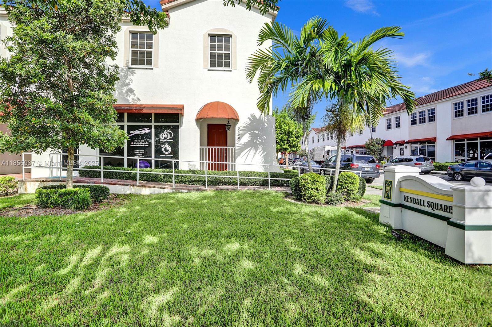 KENDALL COMMONS RESIDENTI - Residential Lease