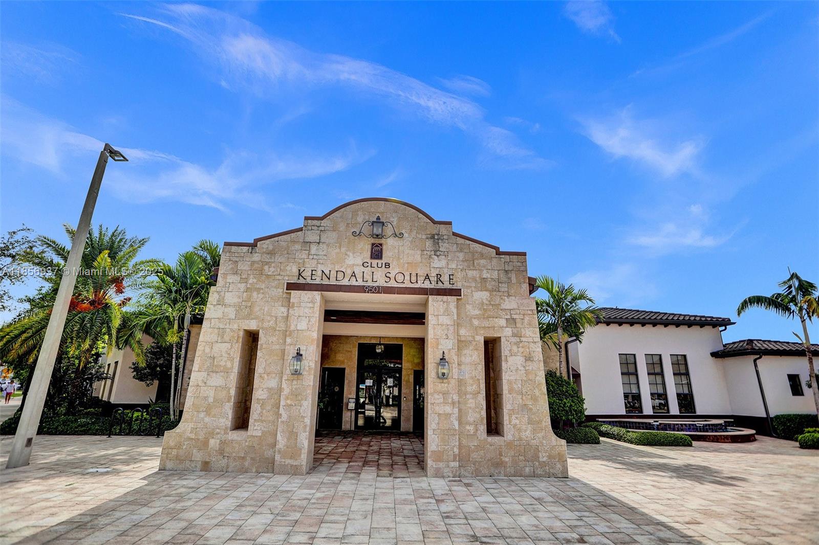 KENDALL COMMONS RESIDENTI - Residential Lease
