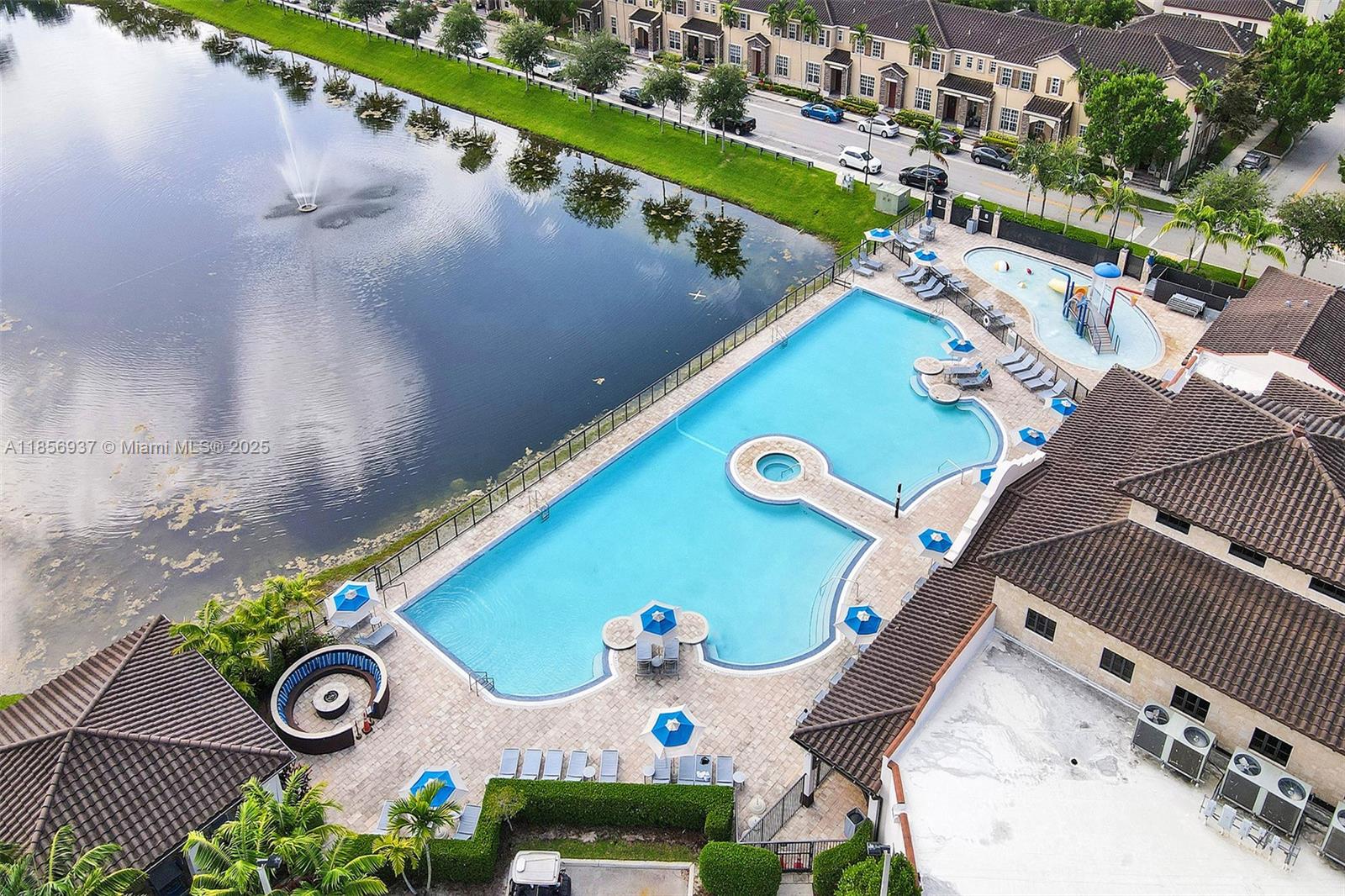 KENDALL COMMONS RESIDENTI - Residential Lease