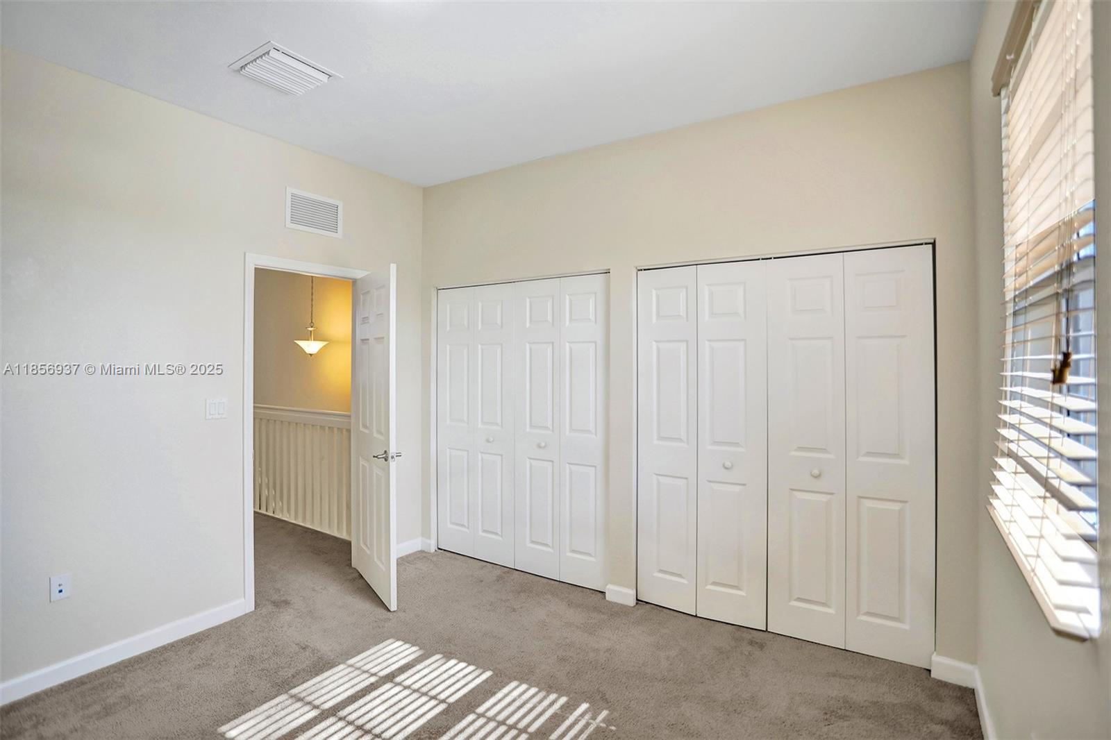 KENDALL COMMONS RESIDENTI - Residential Lease