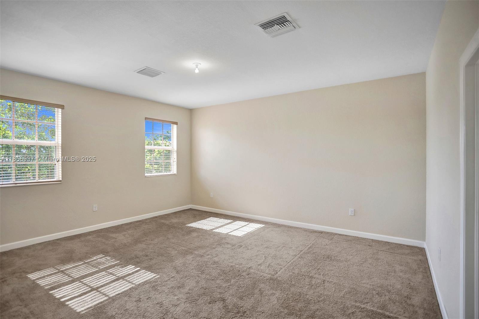 KENDALL COMMONS RESIDENTI - Residential Lease